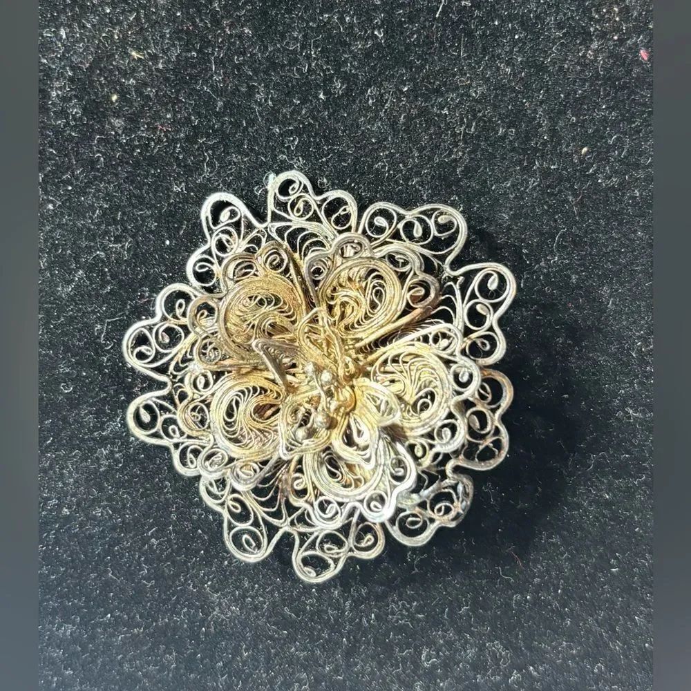 Vintage Floral Brooch Excellent Preloved Condition